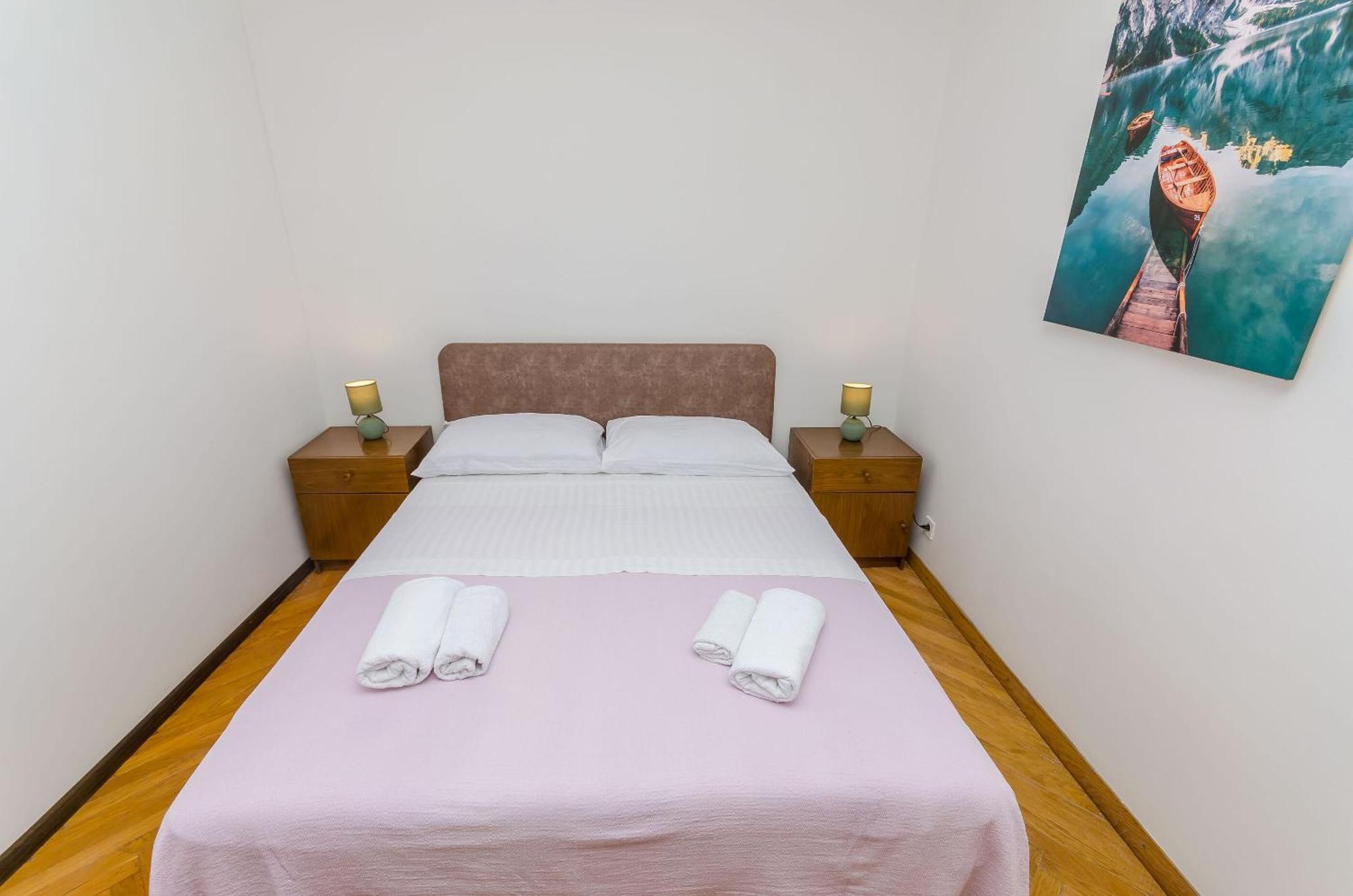 Tabak Apartment *