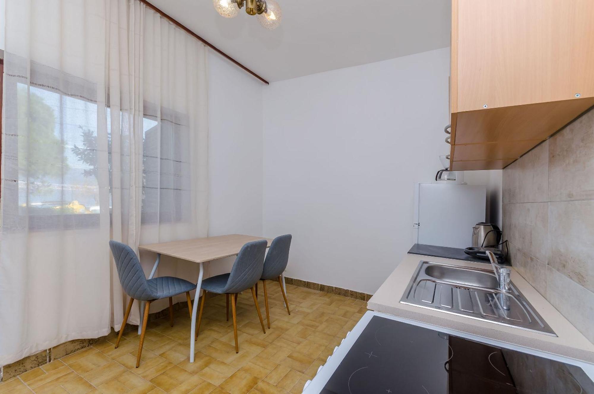 Tabak Apartment *